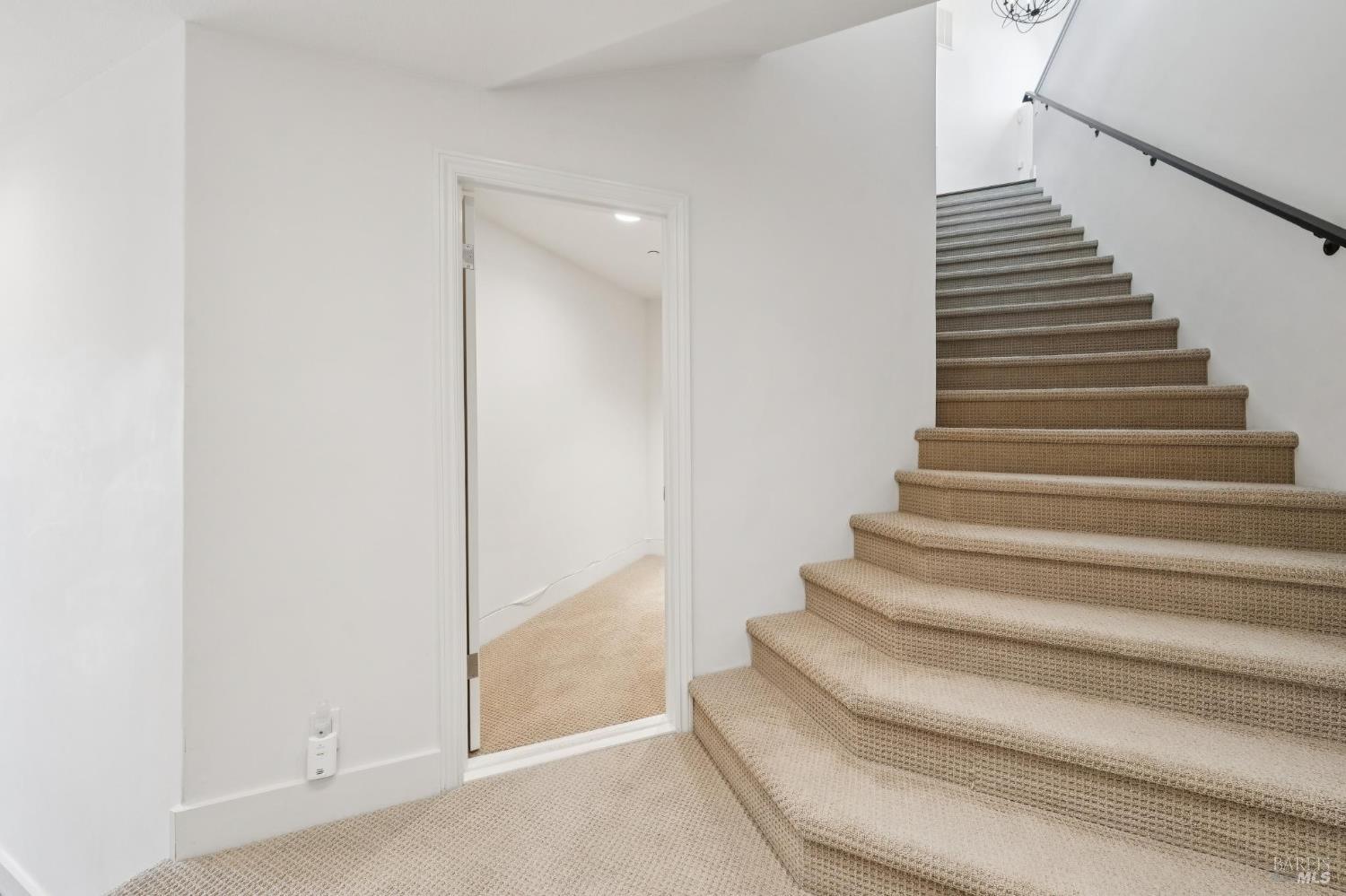 Detail Gallery Image 44 of 51 For 13 Upper Cecilia Way, Tiburon,  CA 94920 - 4 Beds | 3/1 Baths