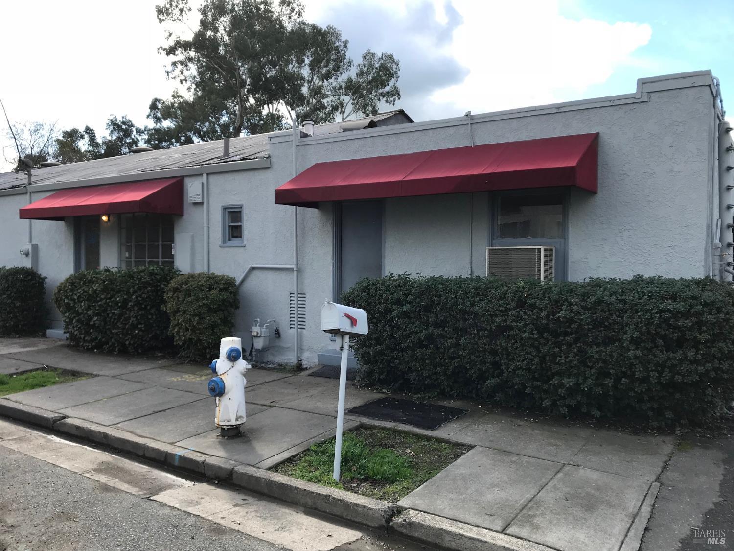 Detail Gallery Image 3 of 10 For 109 Chestnut St, Santa Rosa,  CA 95401 - – Beds | – Baths