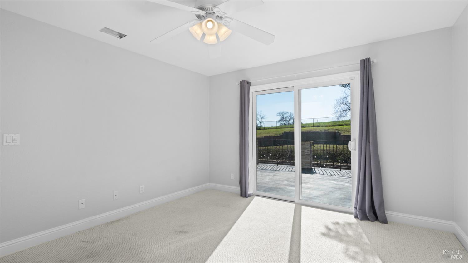 Detail Gallery Image 29 of 98 For 220 Hidden Valley Ln, Vacaville,  CA 95688 - 3 Beds | 2/1 Baths