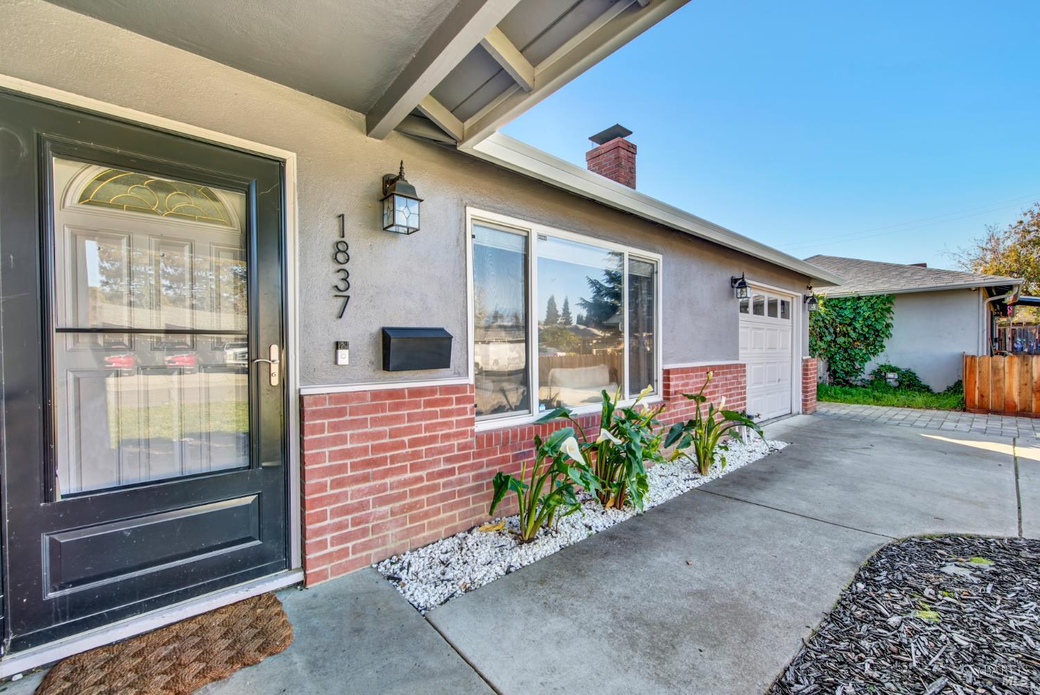 Detail Gallery Image 9 of 56 For 1837 Vermont St, Fairfield,  CA 94533 - 3 Beds | 1 Baths