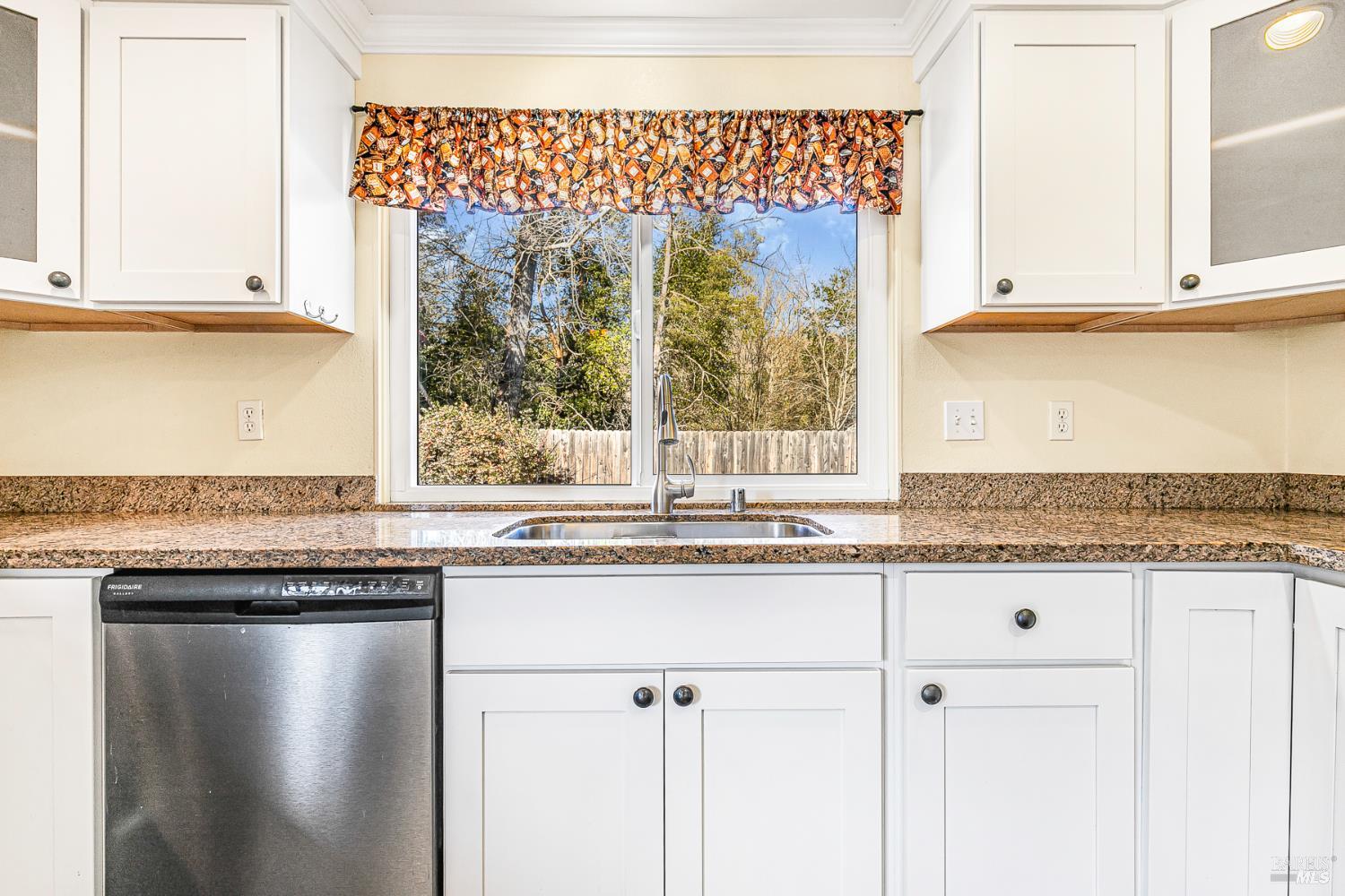 Detail Gallery Image 21 of 41 For 8902 Oak Trail Dr, Santa Rosa,  CA 95409 - 3 Beds | 2 Baths