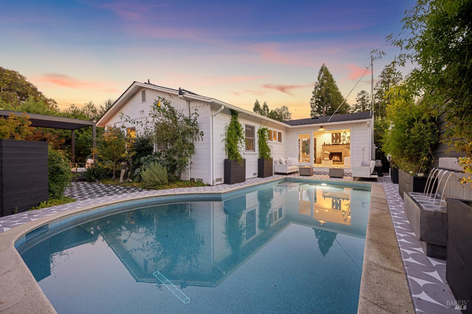 Detail Gallery Image 19 of 40 For 775 Boyes Blvd, Sonoma,  CA 95476 - 3 Beds | 2 Baths