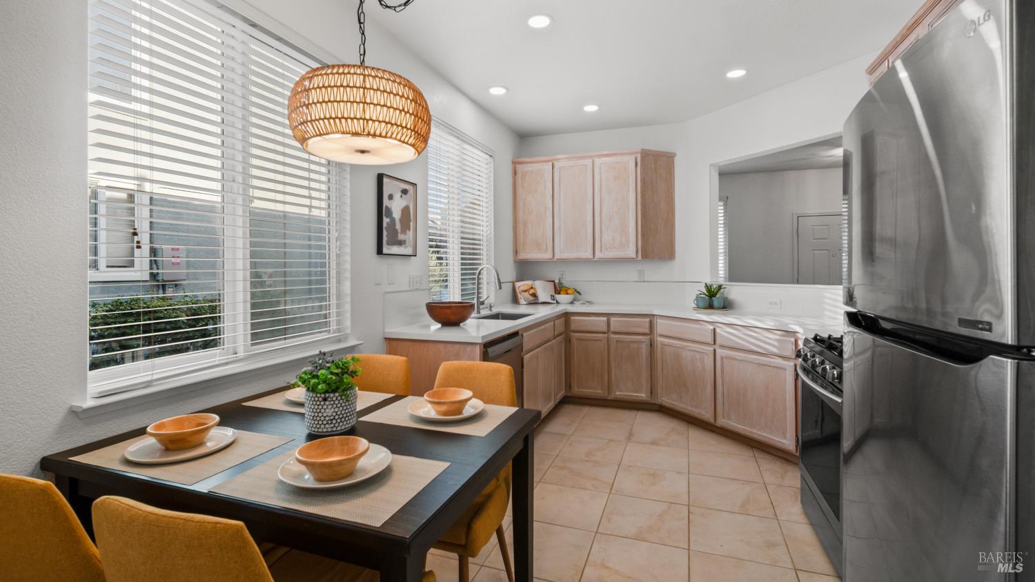 Detail Gallery Image 12 of 35 For 5257 Venus Dr, Fairfield,  CA 94534 - 3 Beds | 2 Baths