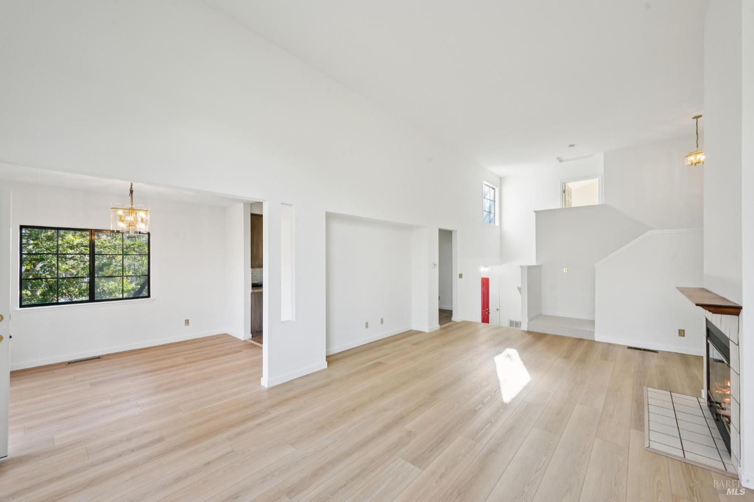 Detail Gallery Image 5 of 34 For 1116 Princeton Dr, Sonoma,  CA 95476 - 3 Beds | 3/1 Baths