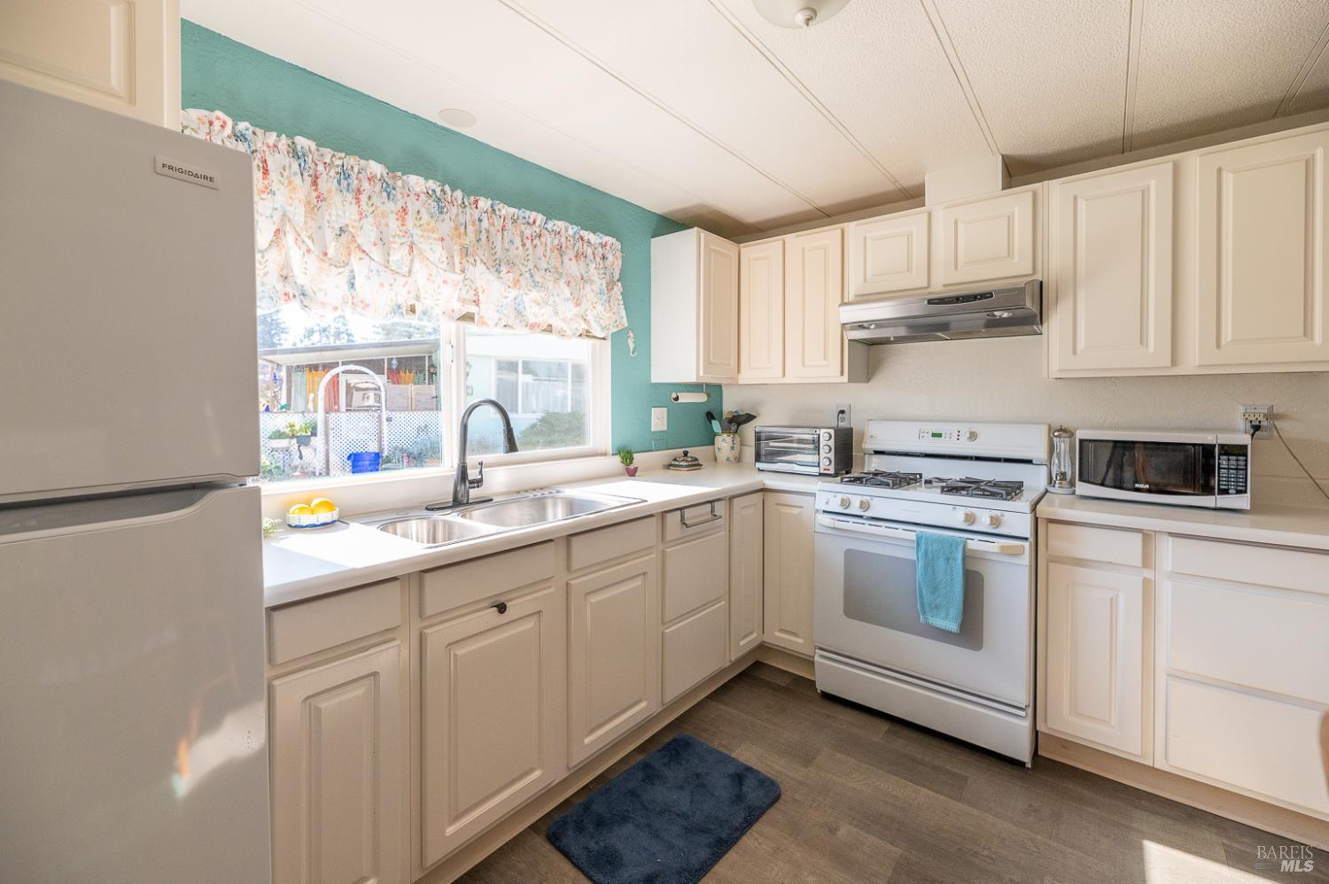 Detail Gallery Image 14 of 24 For Address Is Not Disclosed, Rohnert Park,  CA 94928 - 2 Beds | 1 Baths