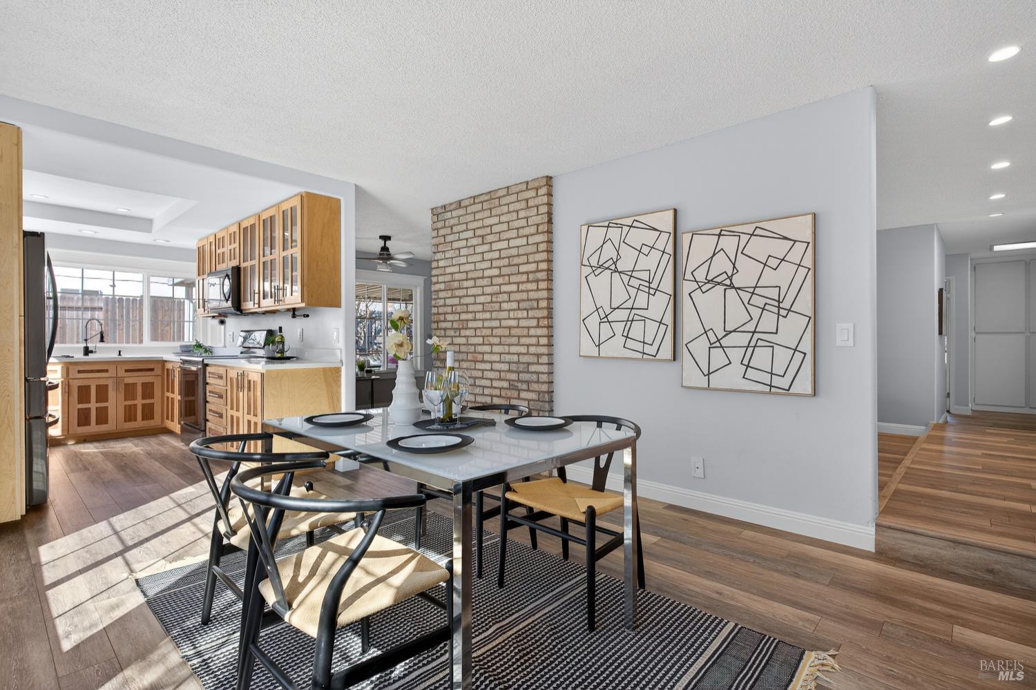 Detail Gallery Image 14 of 70 For 432 Chelsea Way, Fairfield,  CA 94533 - 4 Beds | 2 Baths