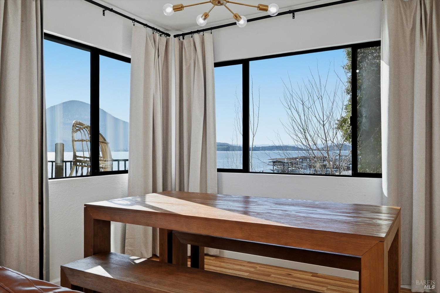 Detail Gallery Image 8 of 55 For 10727 E Highway 20 Unkn, Clearlake Oaks,  CA 95423 - 3 Beds | 3 Baths