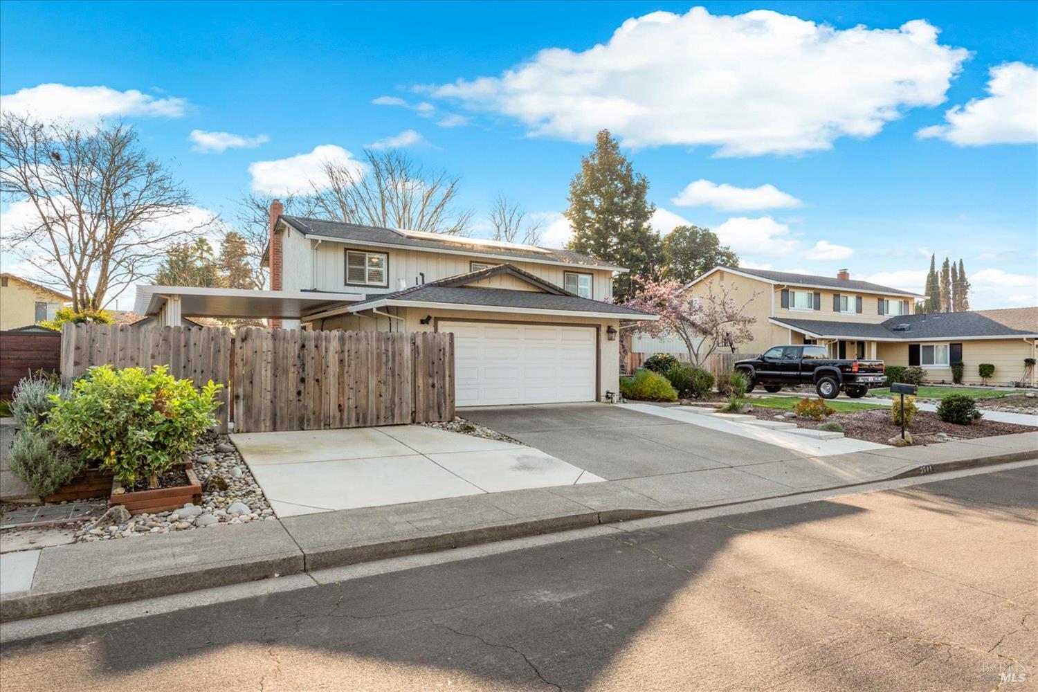 Detail Gallery Image 2 of 65 For 3511 Norwalk Pl, Fairfield,  CA 94534 - 5 Beds | 3 Baths