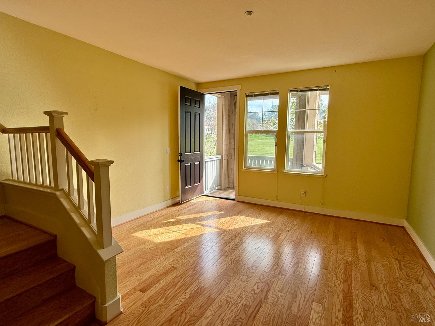 Detail Gallery Image 6 of 36 For 91 Almond Ct, San Rafael,  CA 94903 - 2 Beds | 2/1 Baths