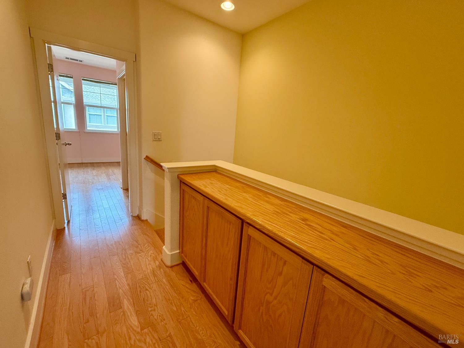 Detail Gallery Image 19 of 36 For 91 Almond Ct, San Rafael,  CA 94903 - 2 Beds | 2/1 Baths