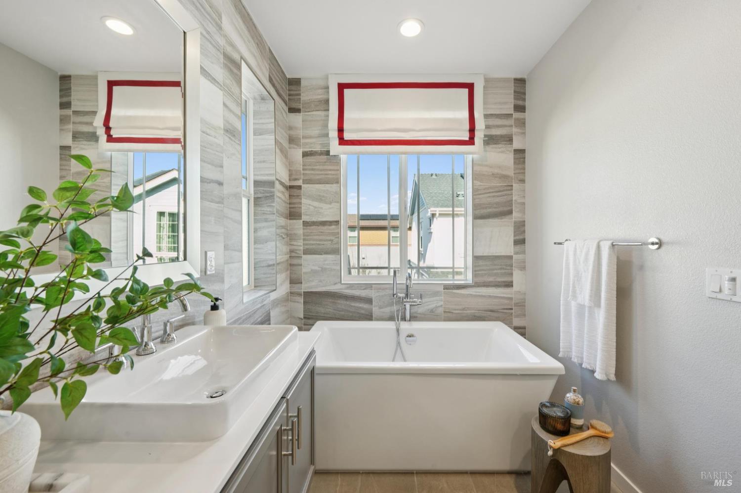 Detail Gallery Image 41 of 78 For 1805 Alvarado St, Petaluma,  CA 94952 - 4 Beds | 3 Baths