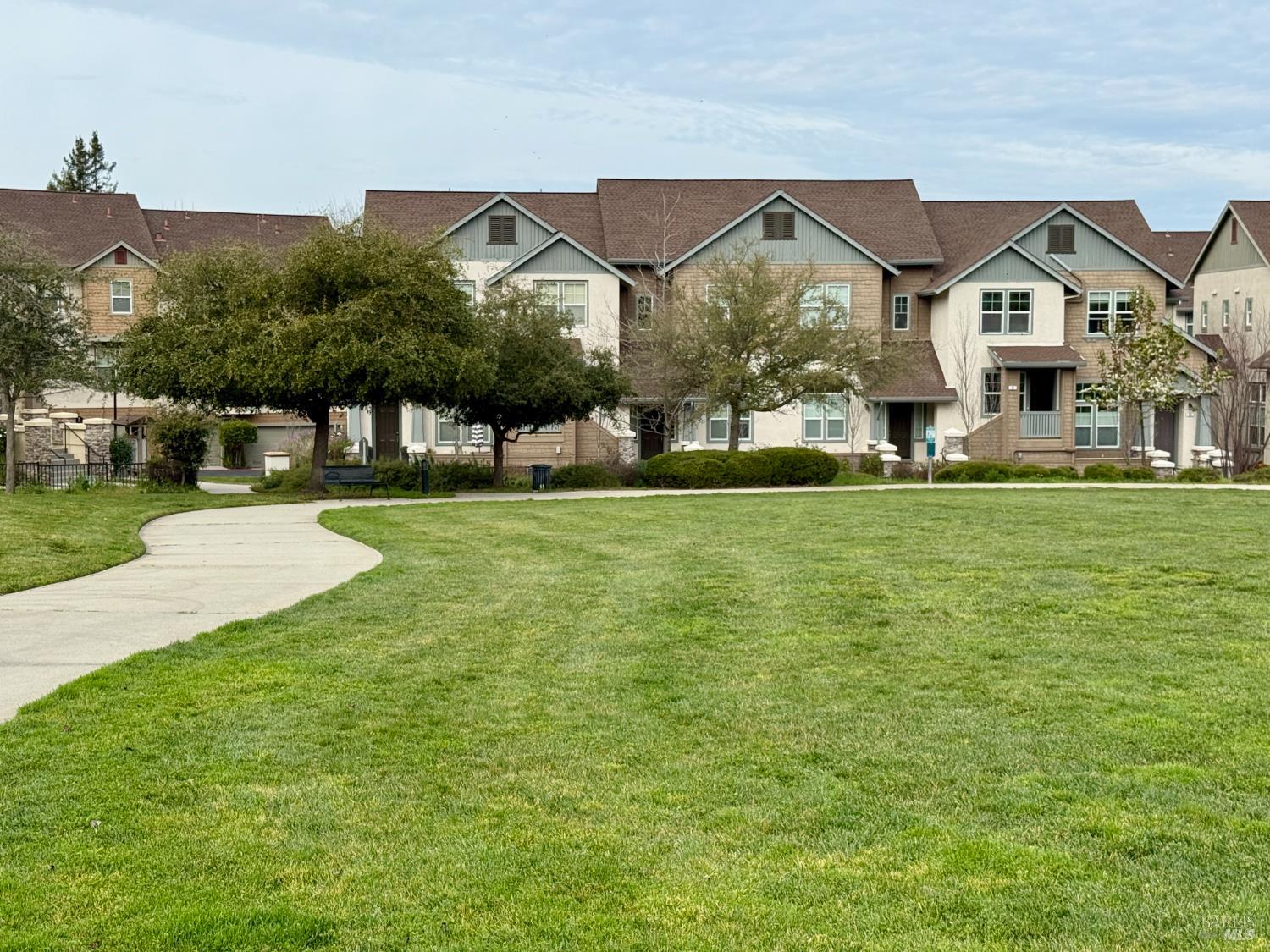 Detail Gallery Image 28 of 36 For 91 Almond Ct, San Rafael,  CA 94903 - 2 Beds | 2/1 Baths