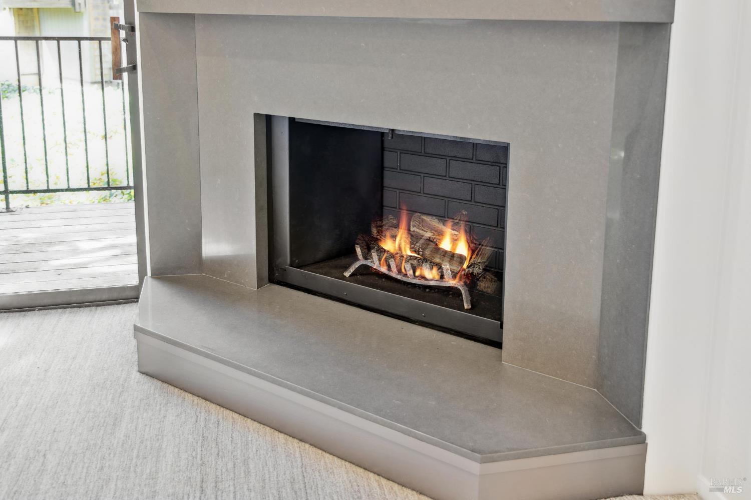 Detail Gallery Image 8 of 39 For 561 Seaver Dr, Mill Valley,  CA 94941 - 1 Beds | 1 Baths