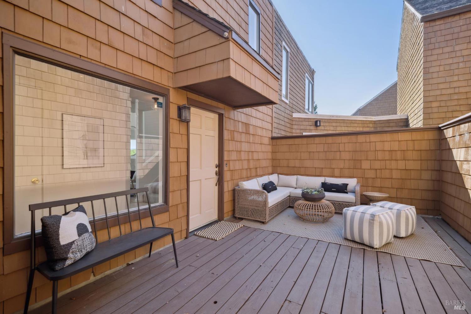 Detail Gallery Image 3 of 47 For 100 Milland Dr, Mill Valley,  CA 94941 - 2 Beds | 2/1 Baths