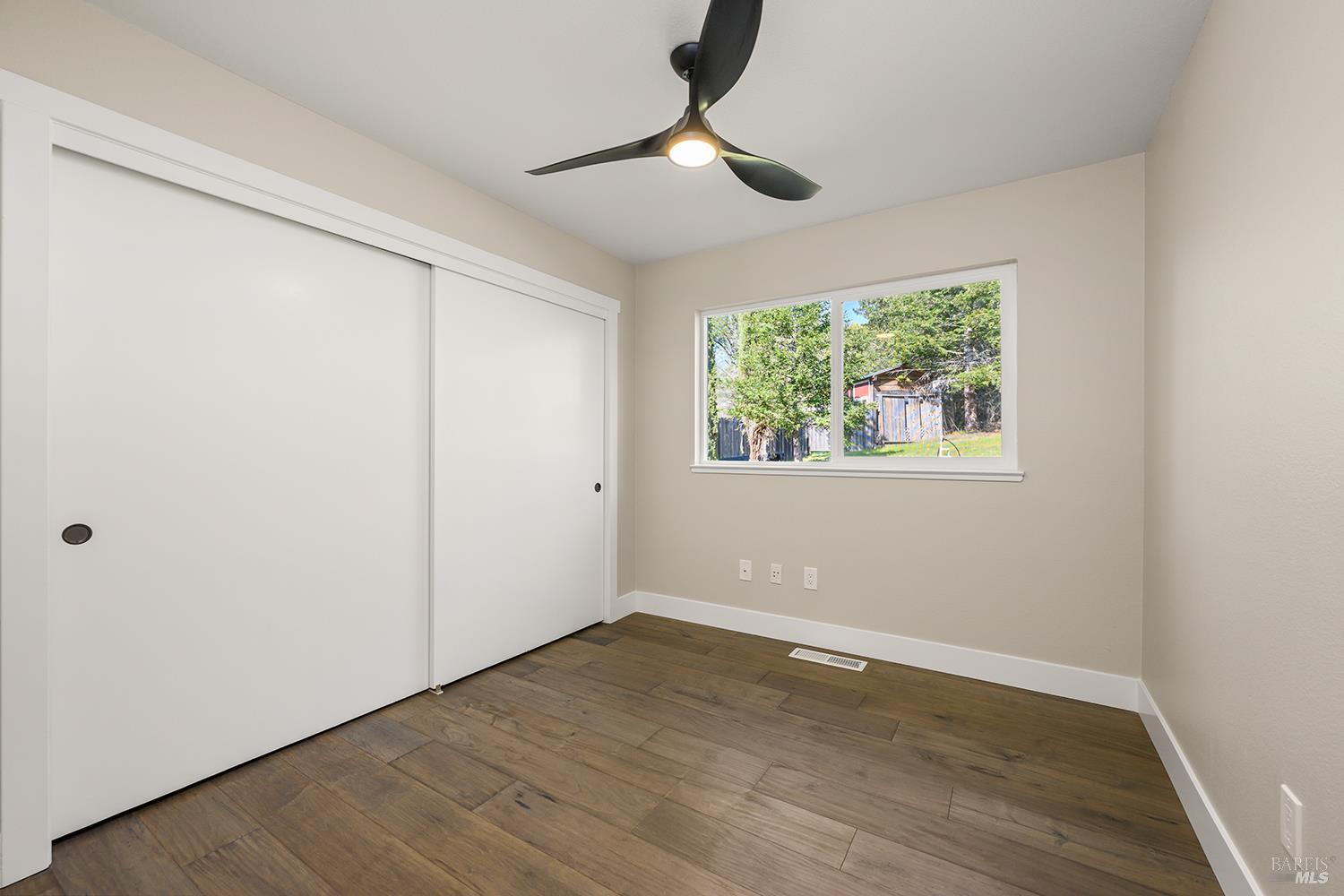 Detail Gallery Image 21 of 48 For 210 Burgundy Rd, Healdsburg,  CA 95448 - 3 Beds | 3 Baths