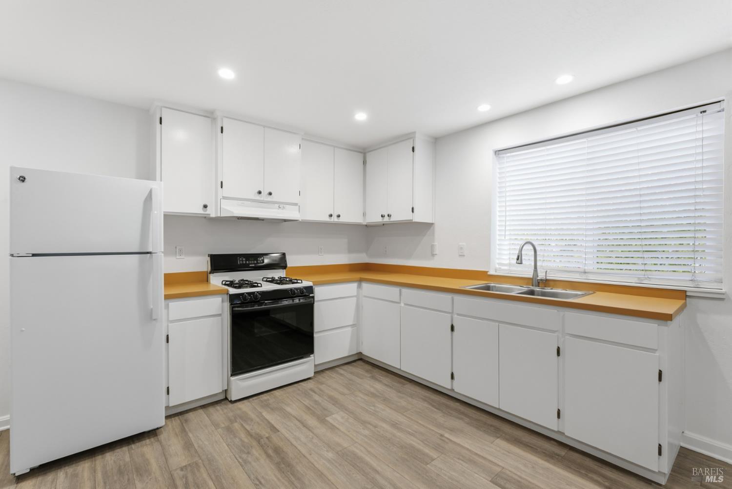 Detail Gallery Image 43 of 67 For 69 Corte Madera Ave, Corte Madera,  CA 94925 - – Beds | – Baths