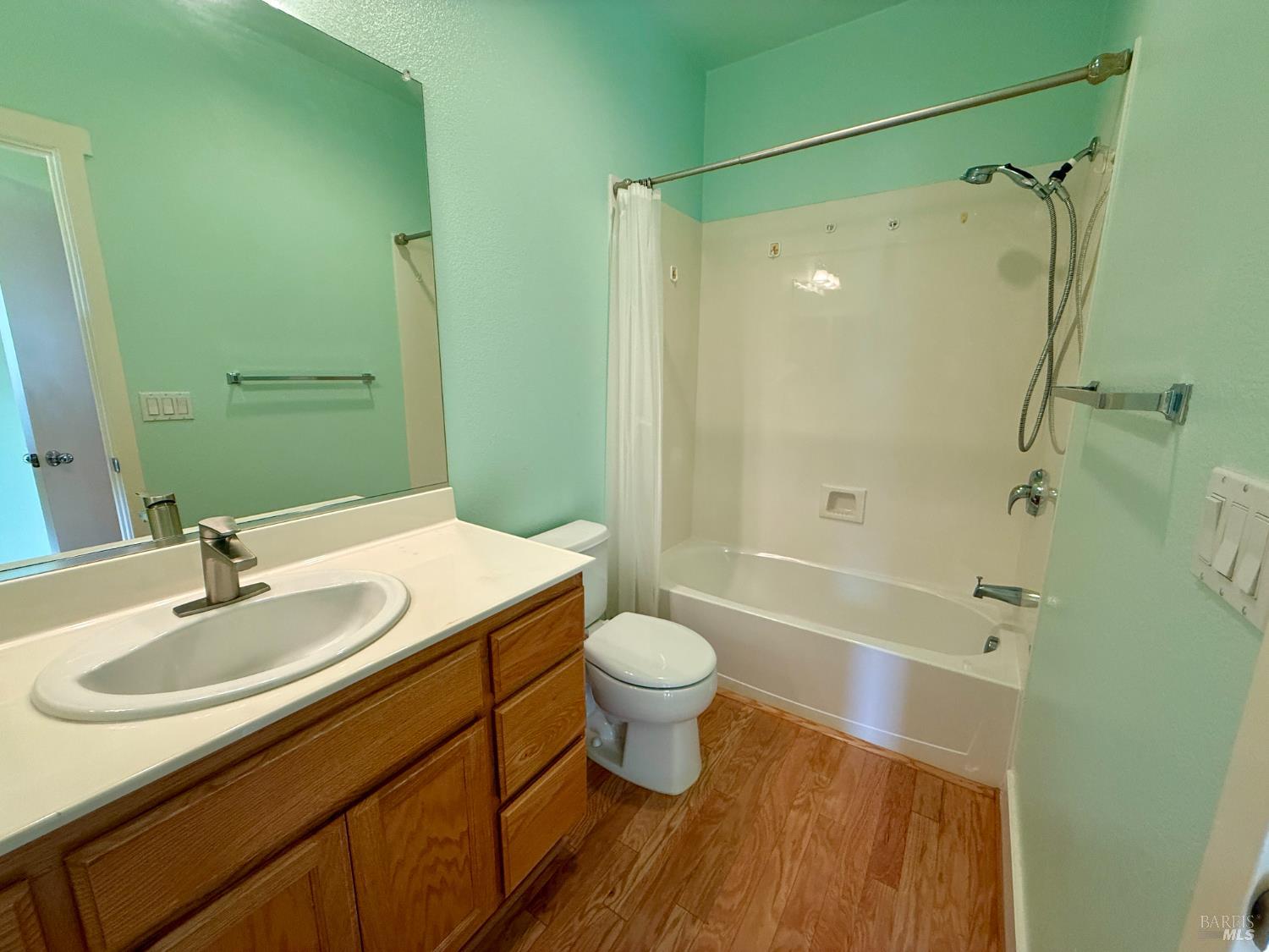 Detail Gallery Image 18 of 36 For 91 Almond Ct, San Rafael,  CA 94903 - 2 Beds | 2/1 Baths