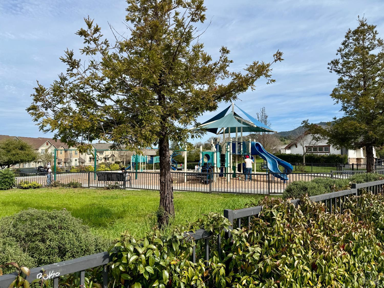 Detail Gallery Image 31 of 36 For 91 Almond Ct, San Rafael,  CA 94903 - 2 Beds | 2/1 Baths