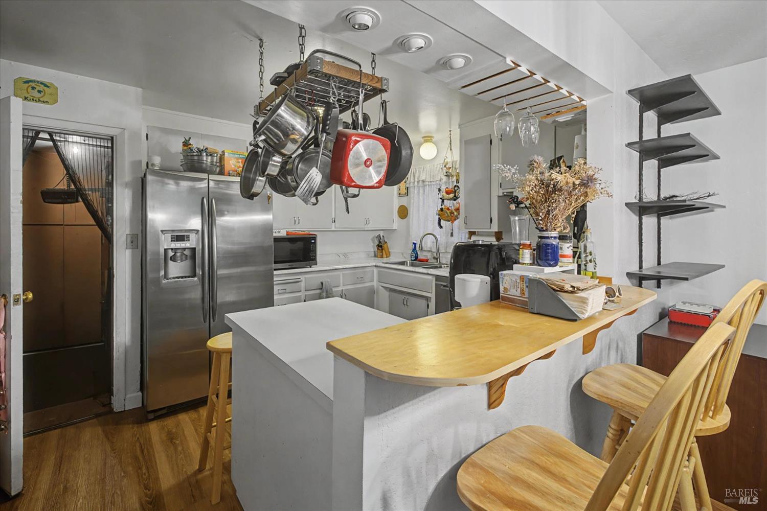 Detail Gallery Image 6 of 31 For 1763 E St, Napa,  CA 94559 - 2 Beds | 1 Baths