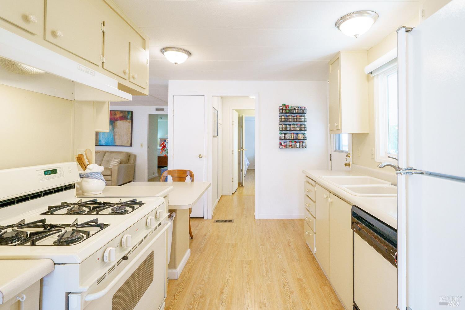 Detail Gallery Image 9 of 23 For 2412 Foothill Blvd 166, Calistoga,  CA 94515 - 2 Beds | 2 Baths