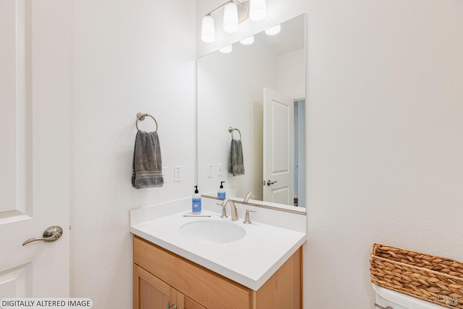 Detail Gallery Image 33 of 57 For 7448 Wendy Dr, Rohnert Park,  CA 94928 - 4 Beds | 3/1 Baths