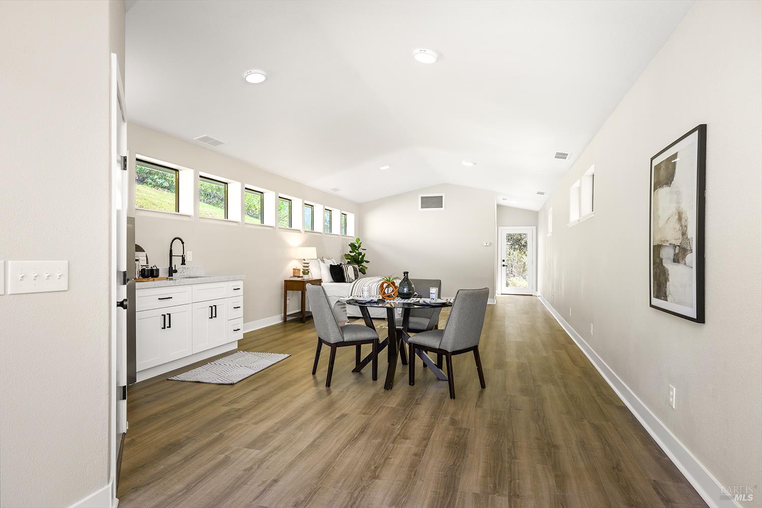 Detail Gallery Image 28 of 48 For 210 Burgundy Rd, Healdsburg,  CA 95448 - 3 Beds | 3 Baths