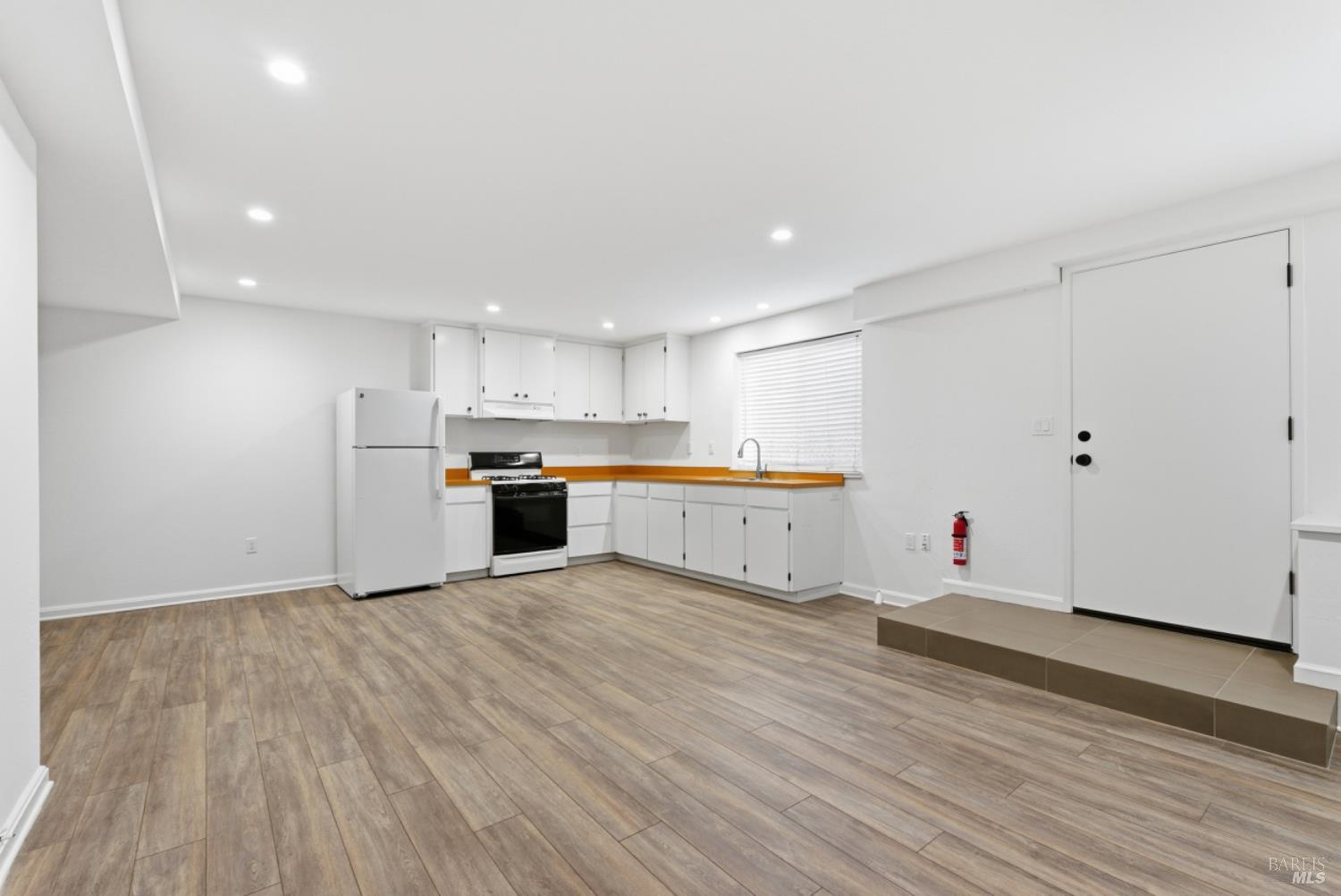 Detail Gallery Image 42 of 67 For 69 Corte Madera Ave, Corte Madera,  CA 94925 - – Beds | – Baths