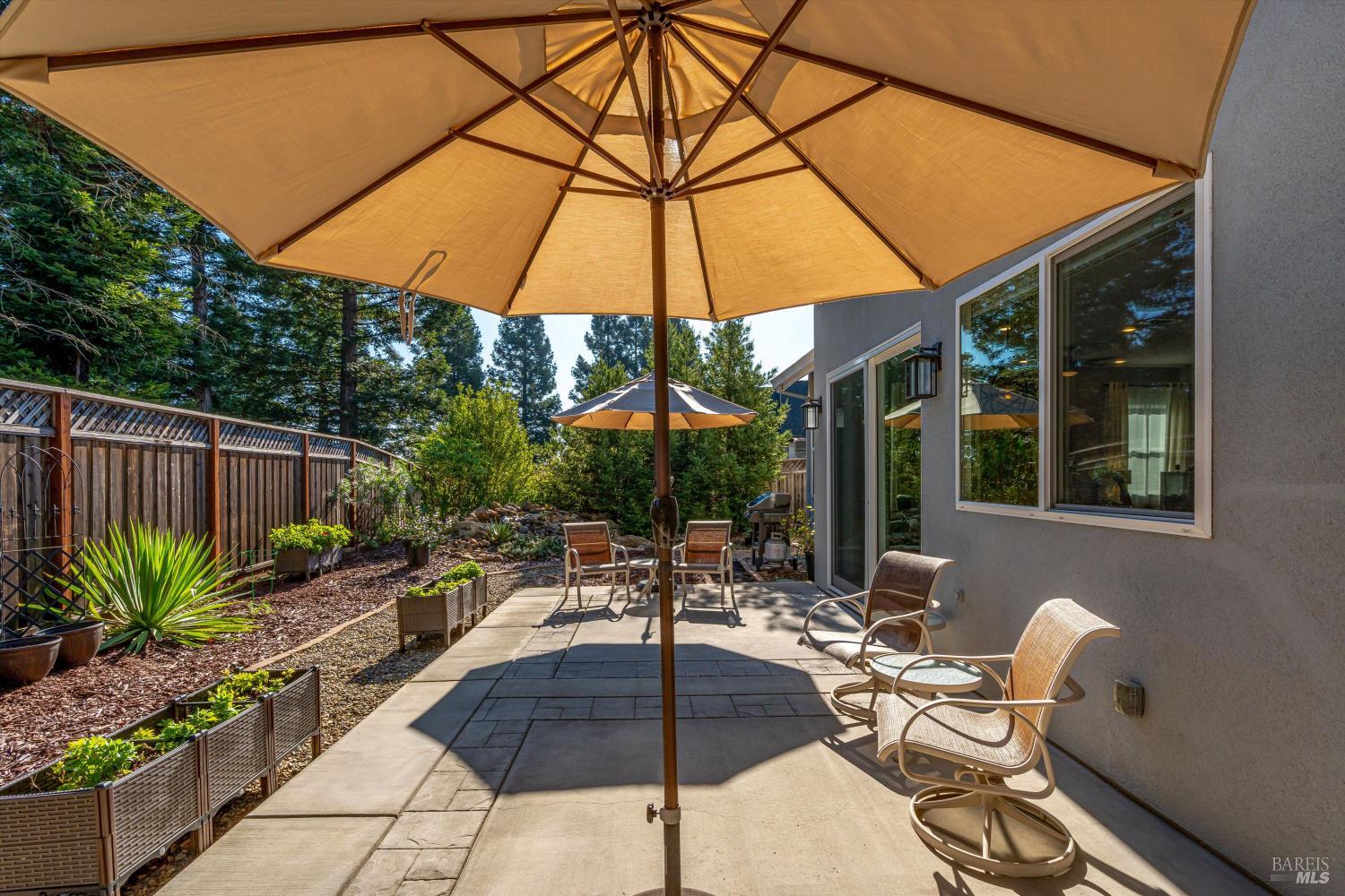 Detail Gallery Image 14 of 41 For 3702 Deauville Pl, Santa Rosa,  CA 95403 - 4 Beds | 3 Baths