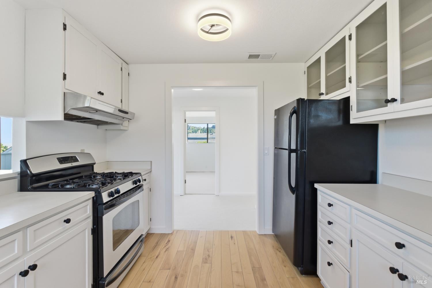 Detail Gallery Image 11 of 67 For 69 Corte Madera Ave, Corte Madera,  CA 94925 - – Beds | – Baths