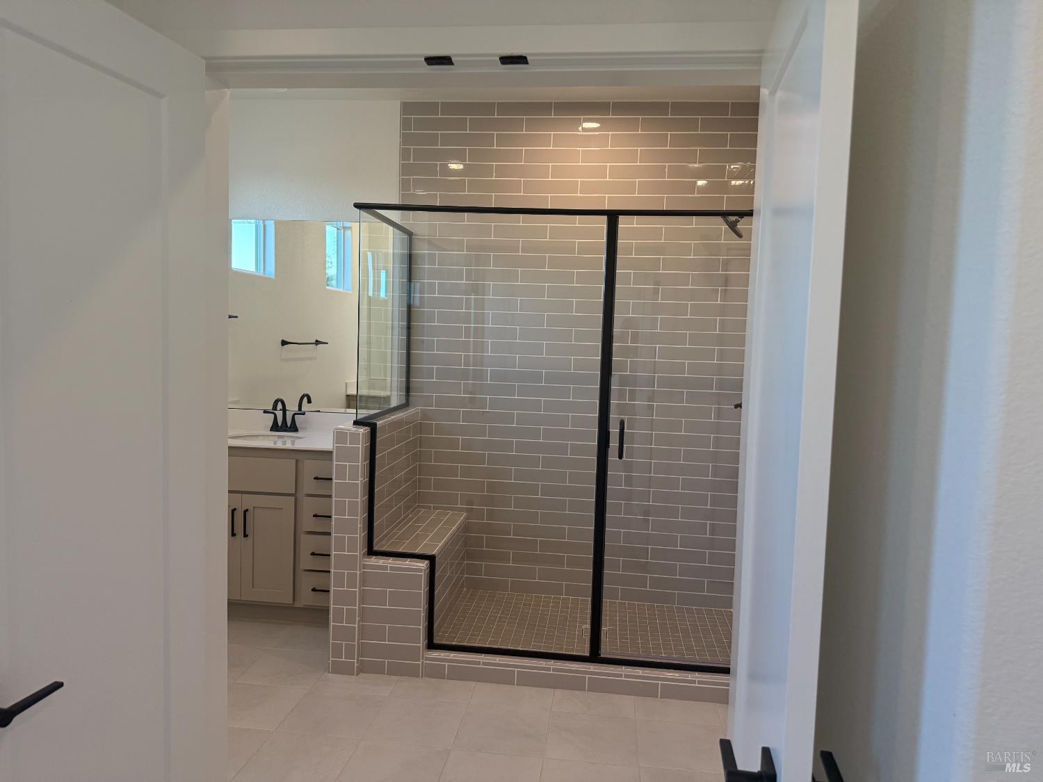 Detail Gallery Image 6 of 8 For 701 Catherine St, Vacaville,  CA 95688 - 3 Beds | 3 Baths