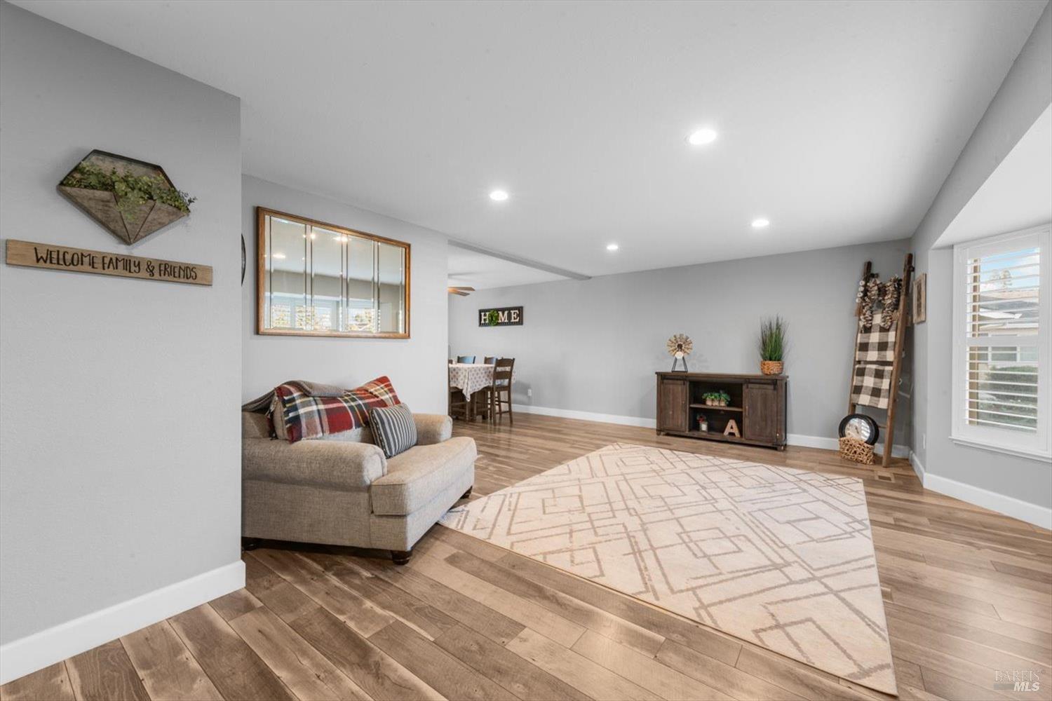 Detail Gallery Image 5 of 65 For 3511 Norwalk Pl, Fairfield,  CA 94534 - 5 Beds | 3 Baths