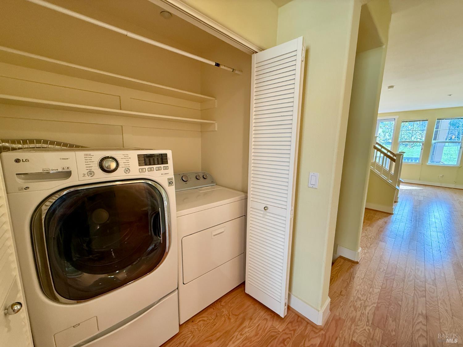Detail Gallery Image 25 of 36 For 91 Almond Ct, San Rafael,  CA 94903 - 2 Beds | 2/1 Baths