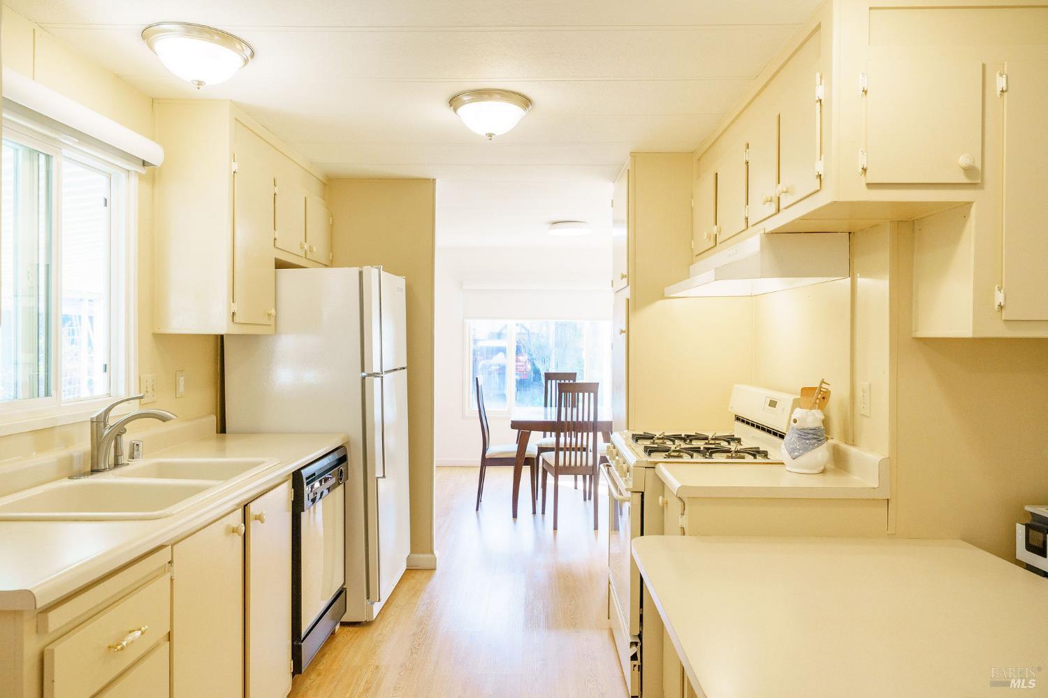 Detail Gallery Image 6 of 23 For 2412 Foothill Blvd 166, Calistoga,  CA 94515 - 2 Beds | 2 Baths