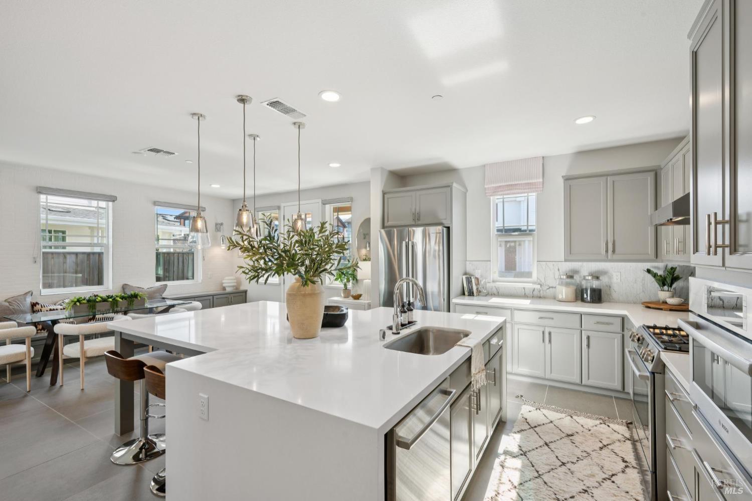 Detail Gallery Image 21 of 78 For 1805 Alvarado St, Petaluma,  CA 94952 - 4 Beds | 3 Baths