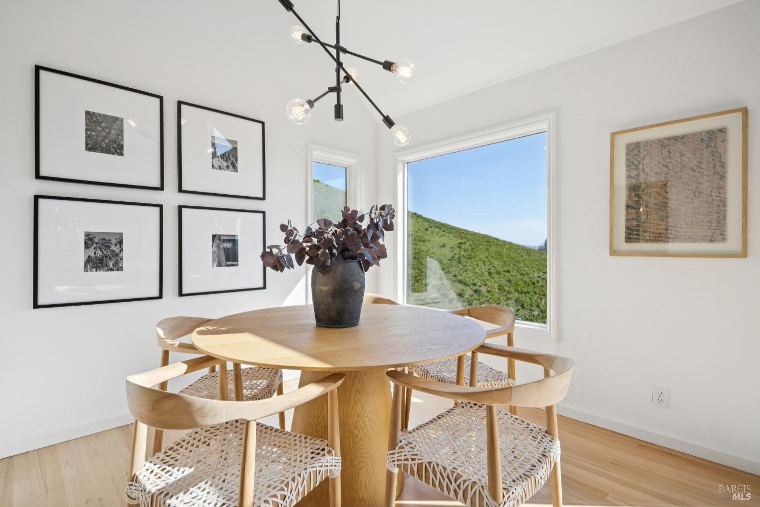 Detail Gallery Image 14 of 47 For 100 Milland Dr, Mill Valley,  CA 94941 - 2 Beds | 2/1 Baths