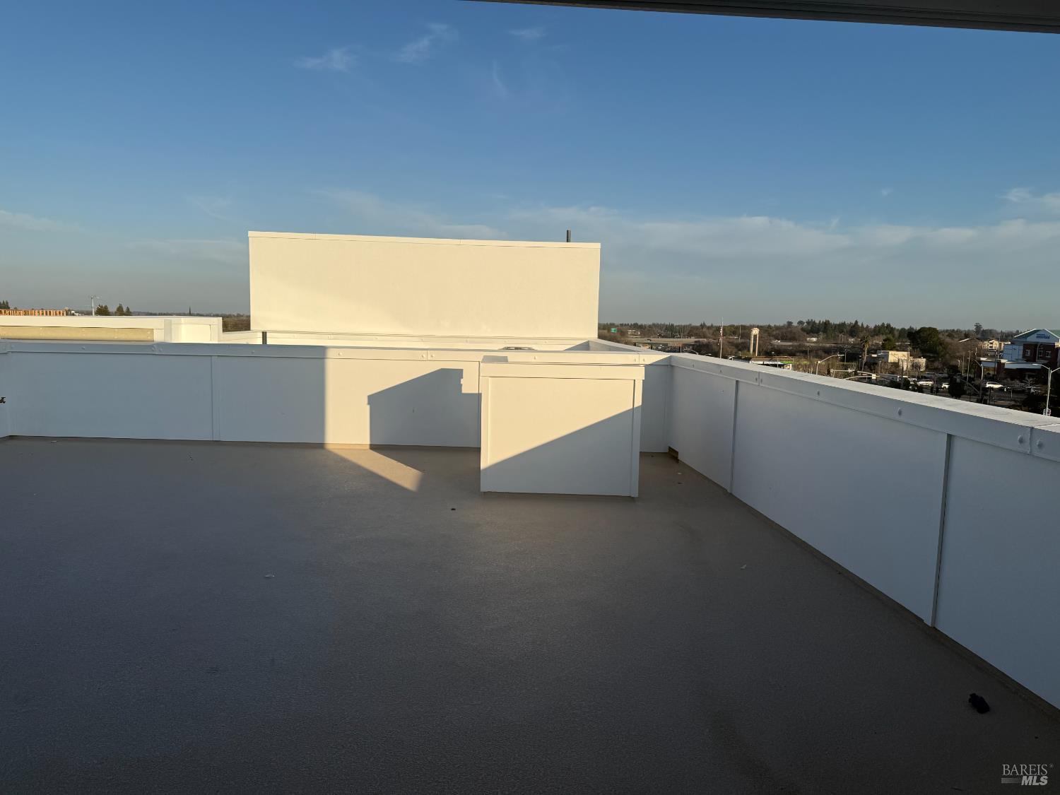 Detail Gallery Image 7 of 8 For 701 Catherine St, Vacaville,  CA 95688 - 3 Beds | 3 Baths