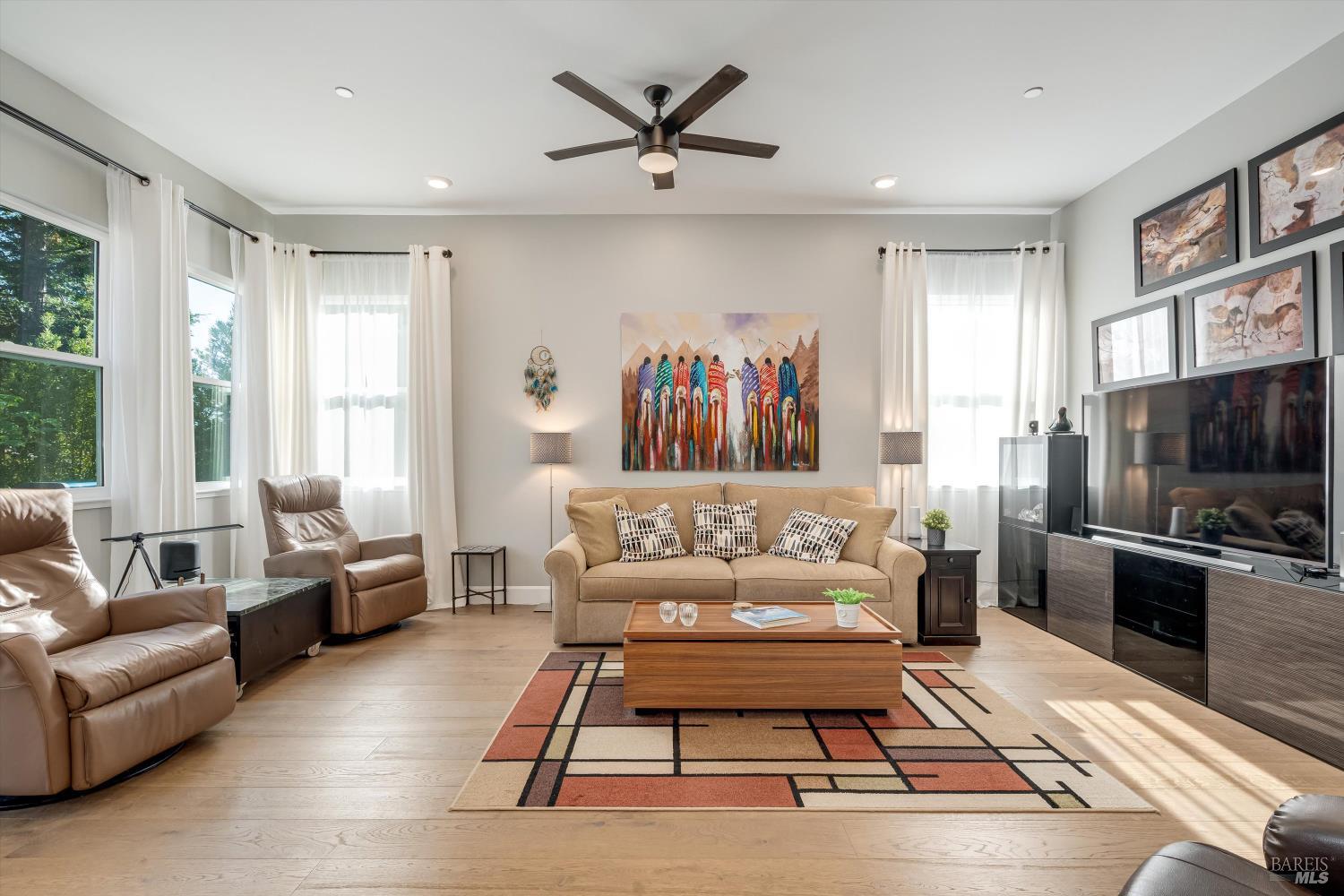 Detail Gallery Image 12 of 41 For 3702 Deauville Pl, Santa Rosa,  CA 95403 - 4 Beds | 3 Baths