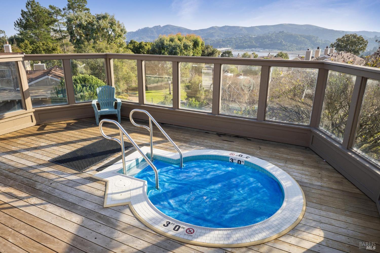 Detail Gallery Image 37 of 39 For 561 Seaver Dr, Mill Valley,  CA 94941 - 1 Beds | 1 Baths