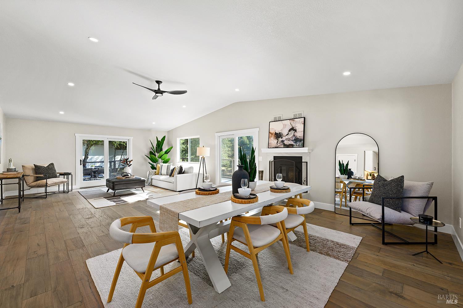 Detail Gallery Image 5 of 48 For 210 Burgundy Rd, Healdsburg,  CA 95448 - 3 Beds | 3 Baths