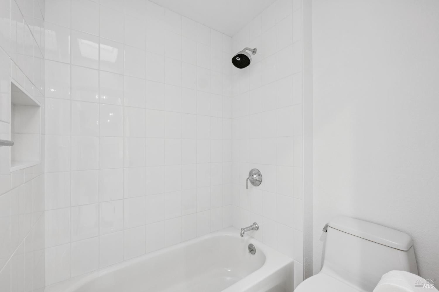 Detail Gallery Image 23 of 39 For 561 Seaver Dr, Mill Valley,  CA 94941 - 1 Beds | 1 Baths