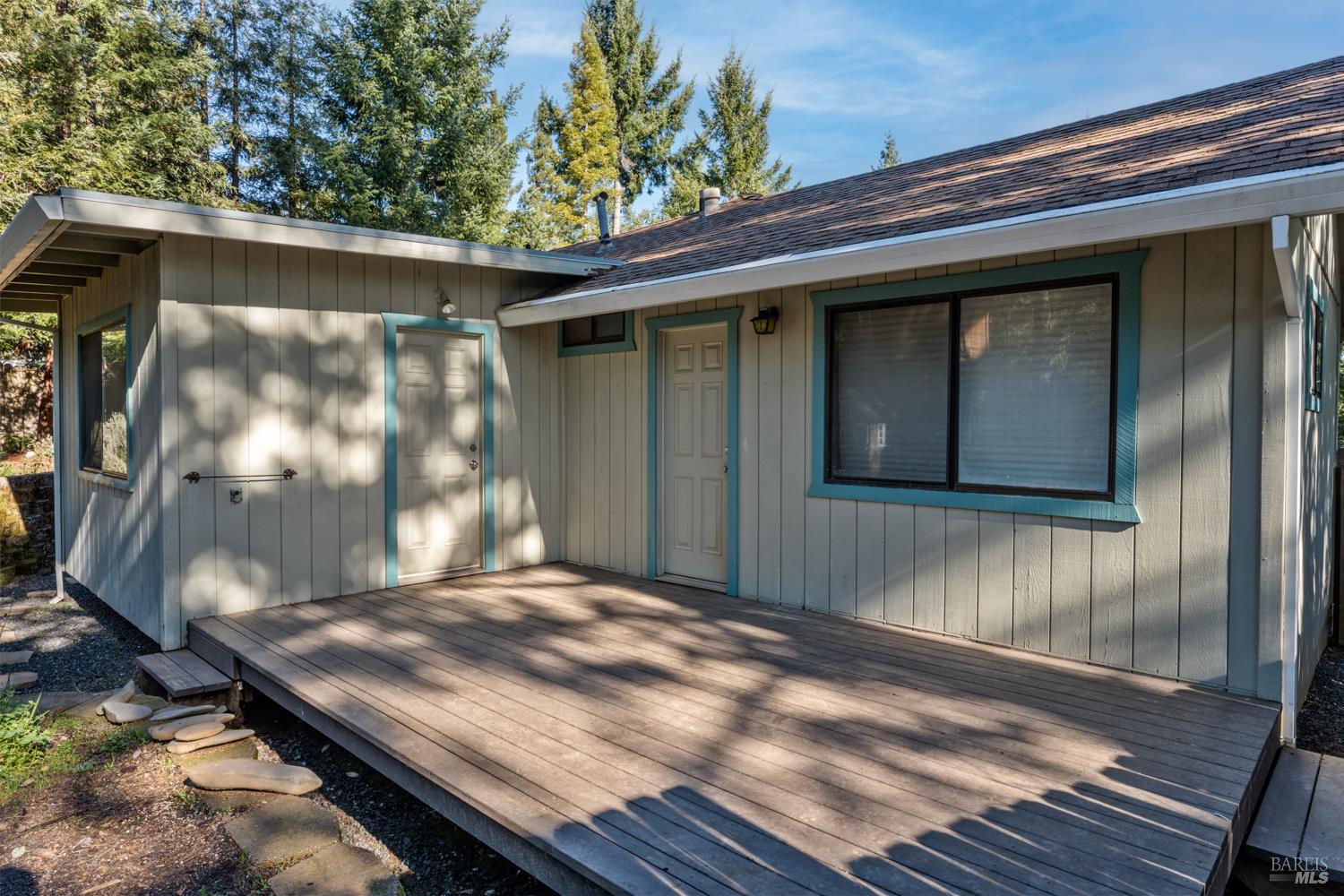 Detail Gallery Image 4 of 21 For 24860 Clover Cir, Willits,  CA 95490 - 2 Beds | 1 Baths