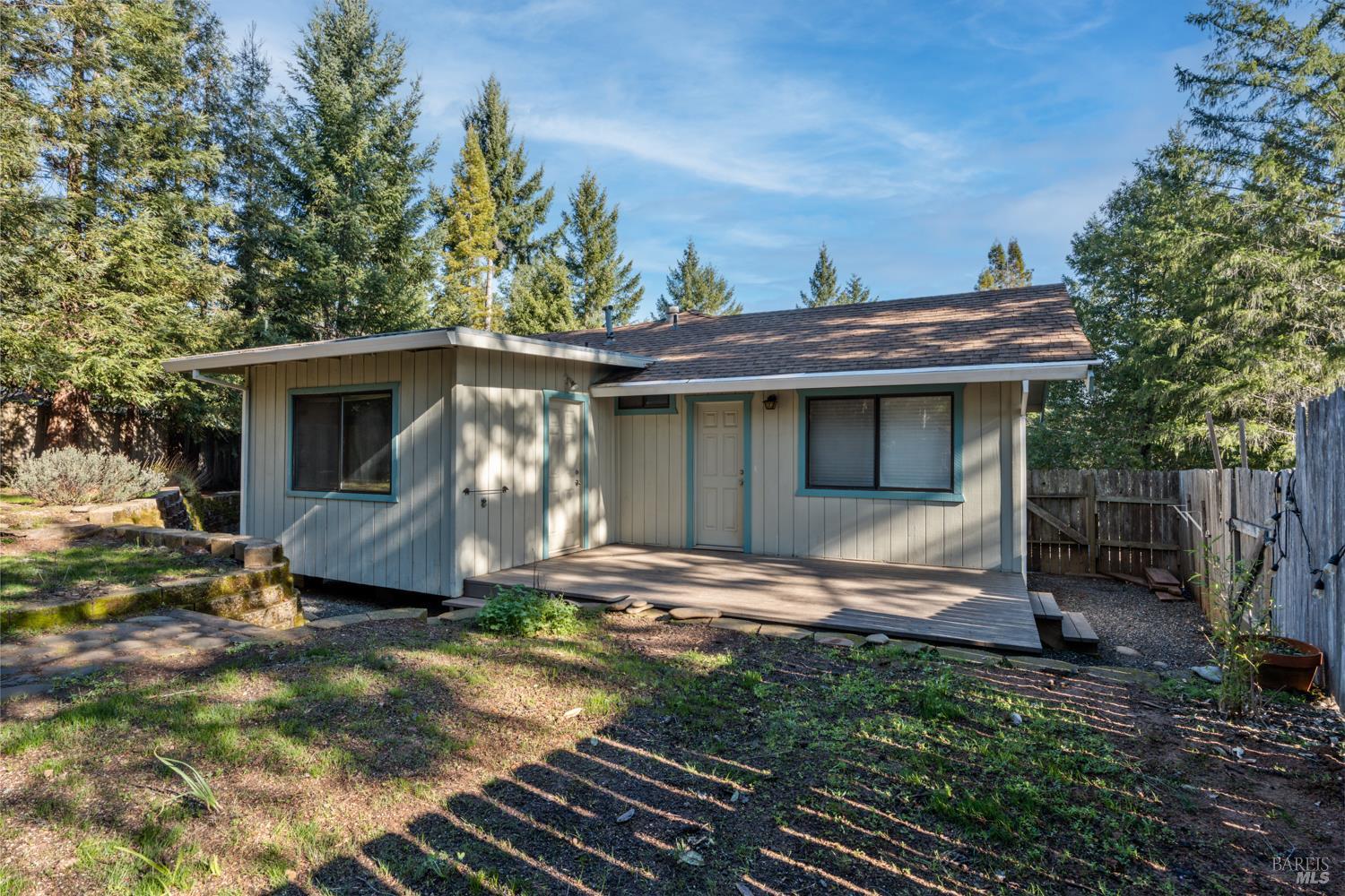 Detail Gallery Image 6 of 21 For 24860 Clover Cir, Willits,  CA 95490 - 2 Beds | 1 Baths