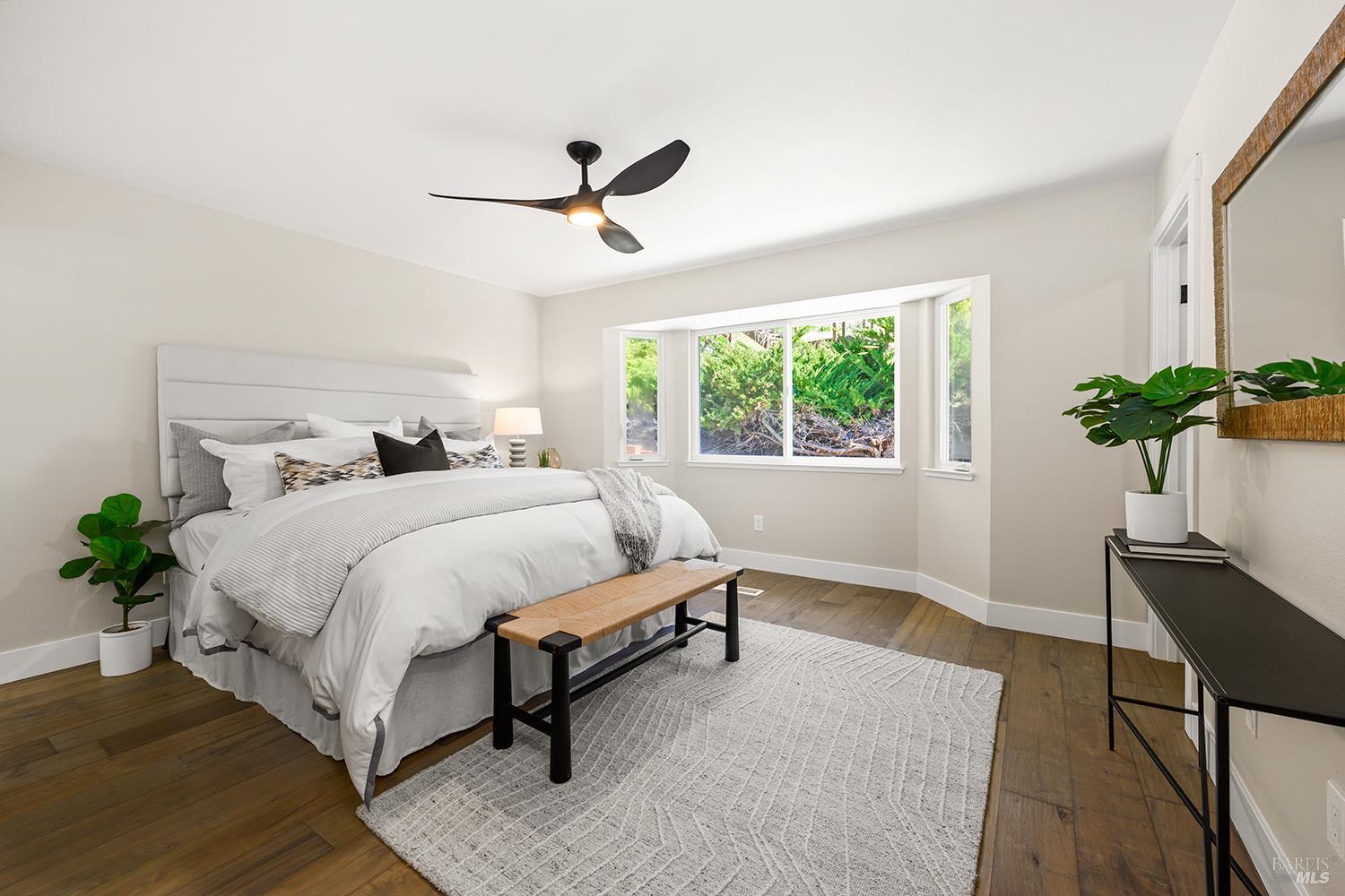 Detail Gallery Image 8 of 48 For 210 Burgundy Rd, Healdsburg,  CA 95448 - 3 Beds | 3 Baths