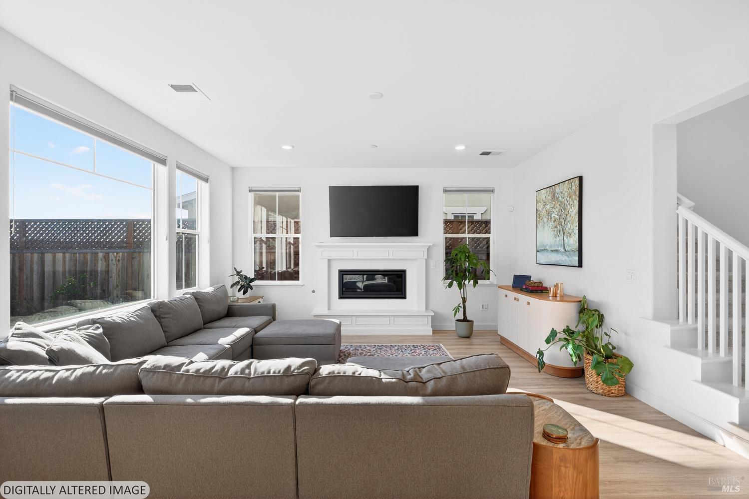 Detail Gallery Image 14 of 57 For 7448 Wendy Dr, Rohnert Park,  CA 94928 - 4 Beds | 3/1 Baths