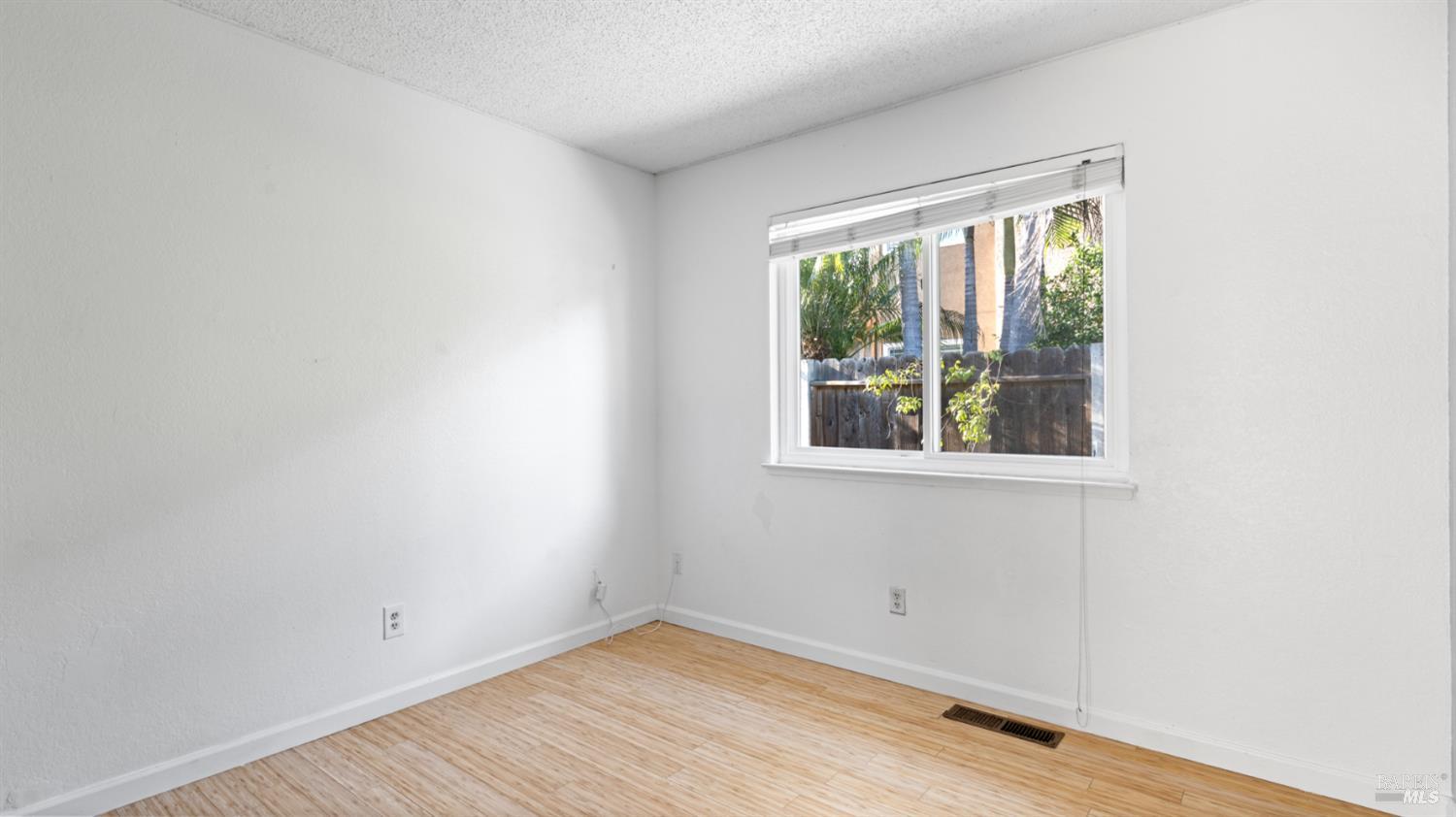 Detail Gallery Image 27 of 41 For 2913 Balsam Ct, Fairfield,  CA 94533 - 4 Beds | 2 Baths