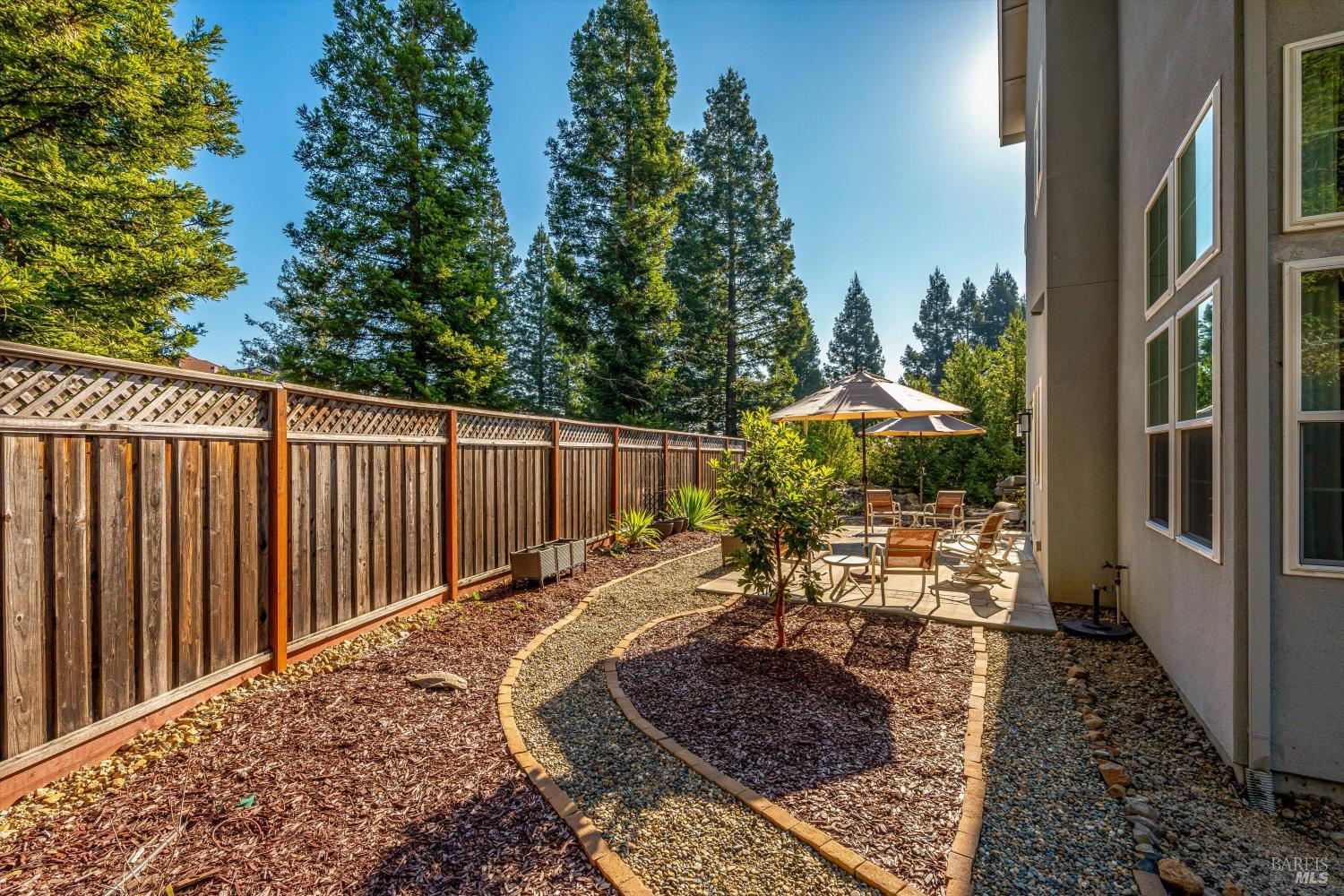 Detail Gallery Image 17 of 41 For 3702 Deauville Pl, Santa Rosa,  CA 95403 - 4 Beds | 3 Baths