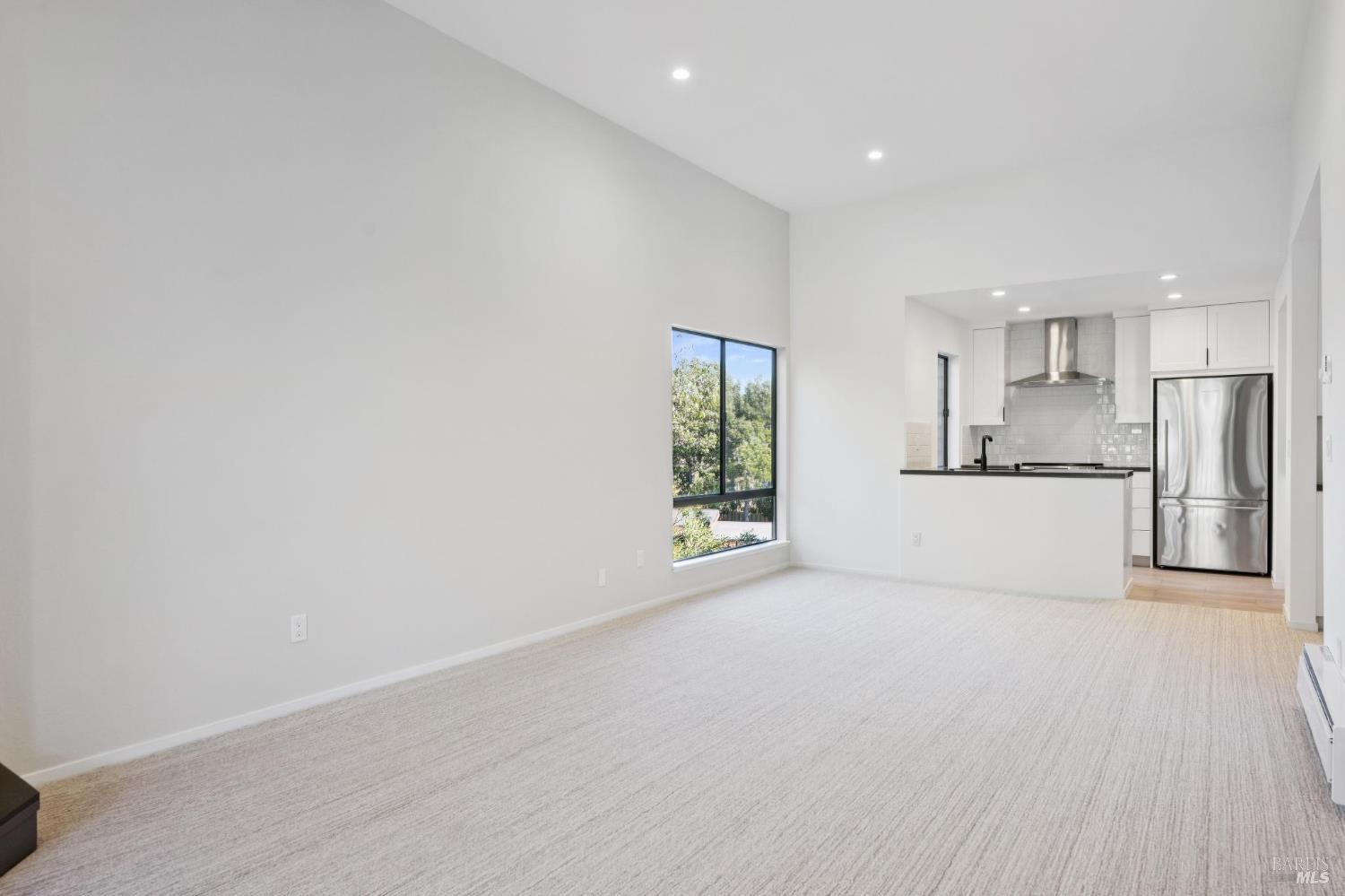 Detail Gallery Image 27 of 39 For 561 Seaver Dr, Mill Valley,  CA 94941 - 1 Beds | 1 Baths