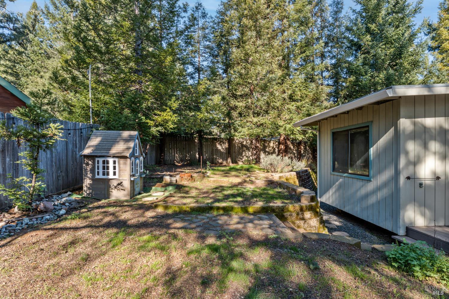 Detail Gallery Image 5 of 21 For 24860 Clover Cir, Willits,  CA 95490 - 2 Beds | 1 Baths