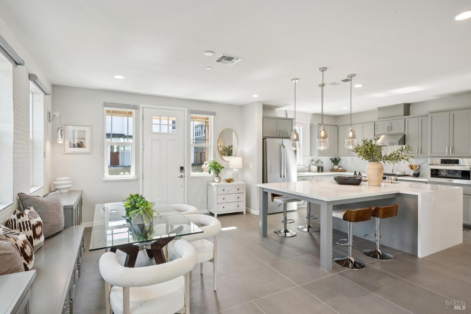 Detail Gallery Image 16 of 78 For 1805 Alvarado St, Petaluma,  CA 94952 - 4 Beds | 3 Baths