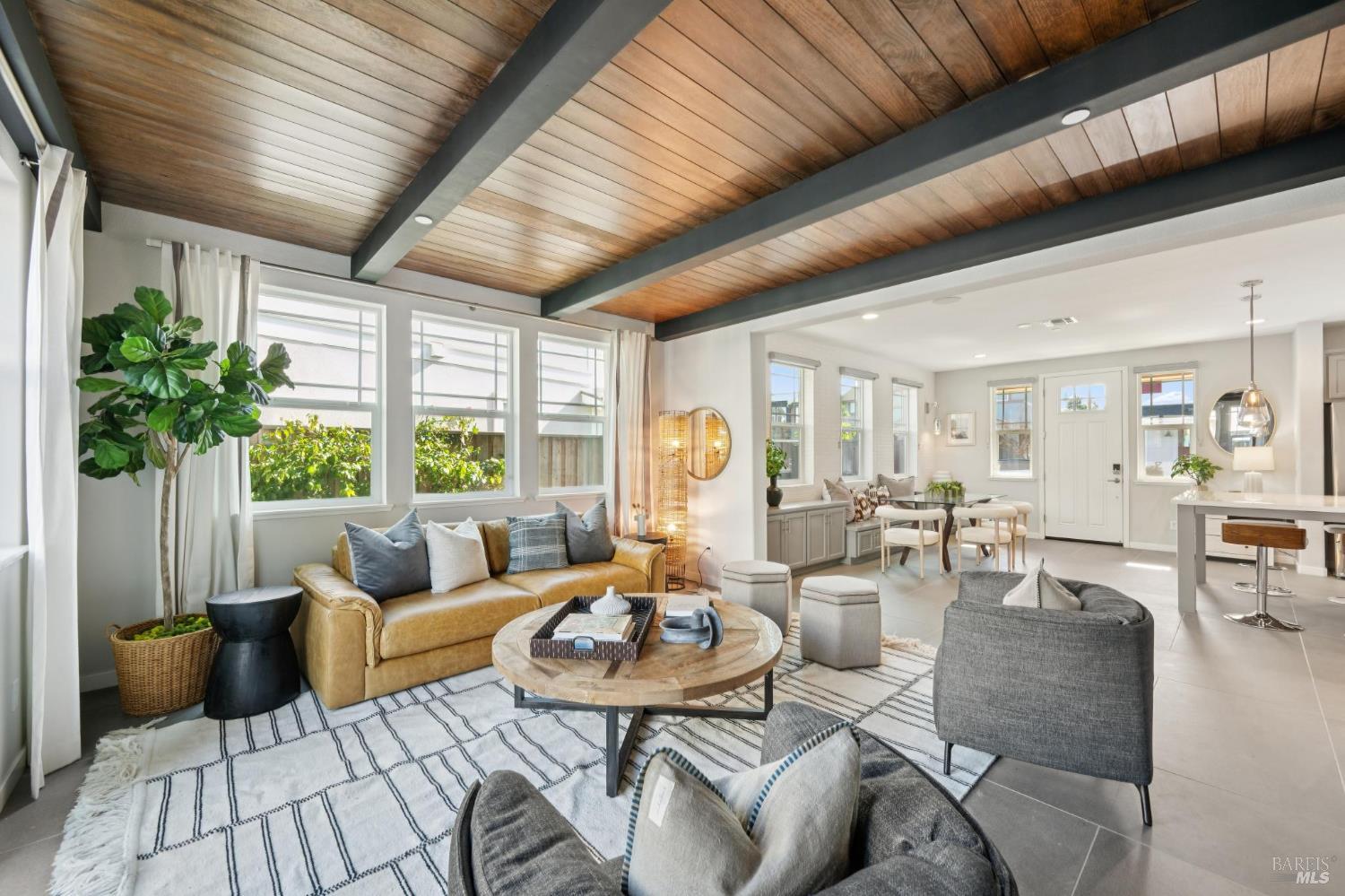 Detail Gallery Image 8 of 78 For 1805 Alvarado St, Petaluma,  CA 94952 - 4 Beds | 3 Baths